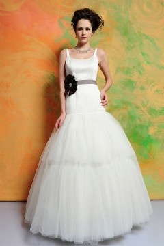 Chic robe mariage avec ceinture & fleur bloc couleur