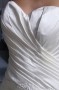Sanya : Robe de mariée bustier coeur en satin à jupe structurée
