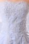 Robe de mariée bustier à bord asymétrique en dentelle