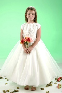 Robe mariage enfant blanche longue à mancheron ornée de fleurs