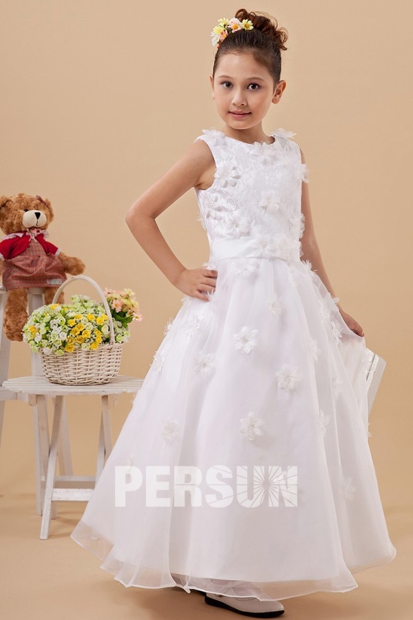 robe cortge fille mariage blanche longue embelli de fleurs 3D