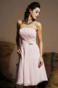 Petite robe rose bustier ruché en mousseline longueur genoux