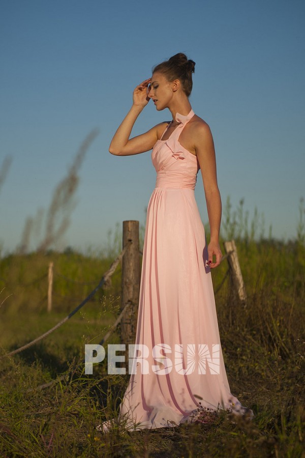 robe rose pour témoin de mariage longue avec bretelle autour de col