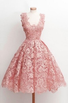 Romantique robe courte en dentelle rose de bal