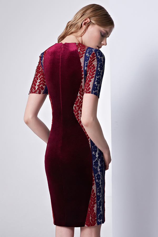 Robe de cocktail bordeaux à manche moulante tricolore en velours