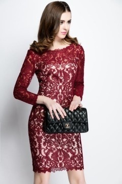 Robe de cocktail grise fourreau avec manches mi longue en dentelle