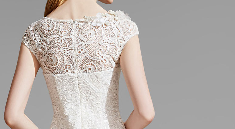 robe fourreau blanche sirène pour réception de mariage