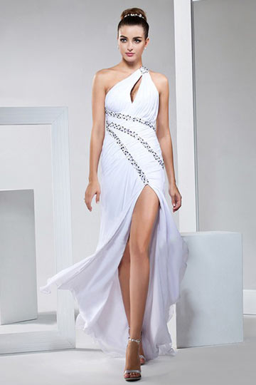 robe de cocktail blanche asymétrique orné de strass avec fente latérale