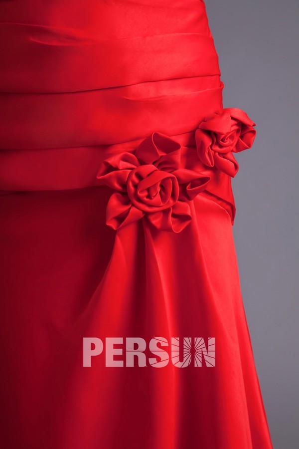 Robe demoiselle d'honneur rouge ornée de fleurs fait-main avec bretelle fine