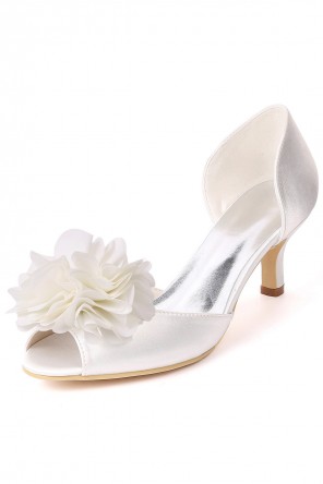 Chaussures de mariage ivoire à petit talon bout ouvert fleuri